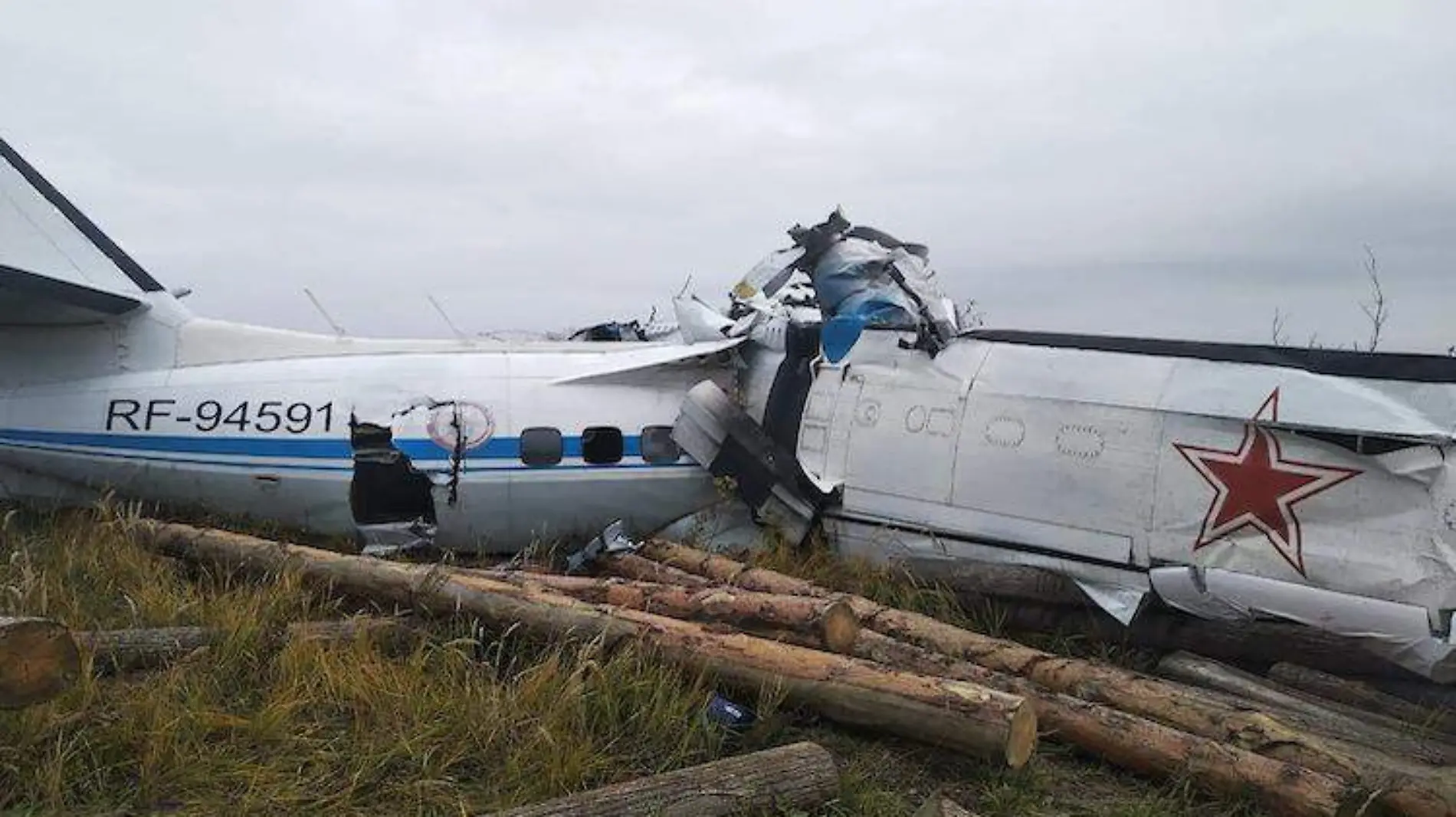 Accidente aéreo en Rusia deja 16 personas muertas